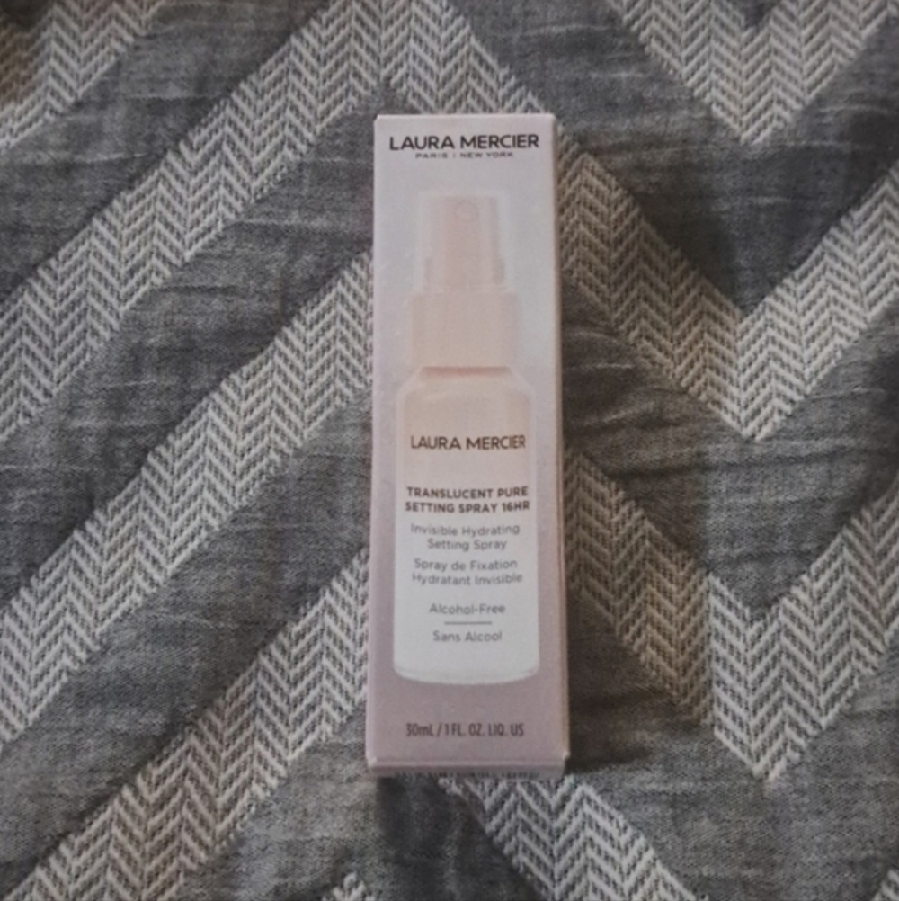Laura Mercier 16h Translucent Setting Spray - Picture 2 of 2